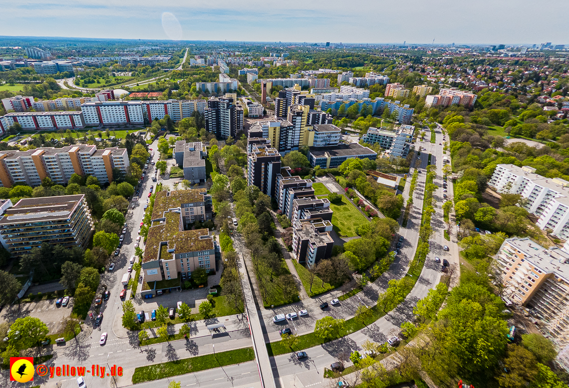04.05.2023 - Luftbilder vom Marx-Zentrum uns seiner Umgebung in Neuperlach